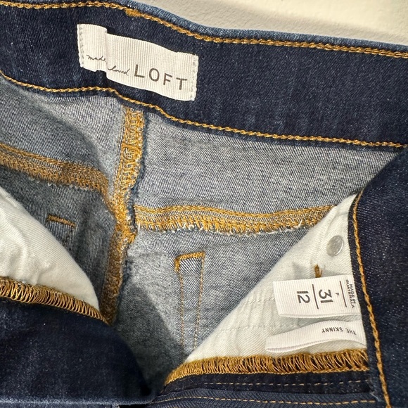 NWOT LOFT High Rise Skinny Jeans Size 31P in Medium/Dark Wash - Picture 3 of 3